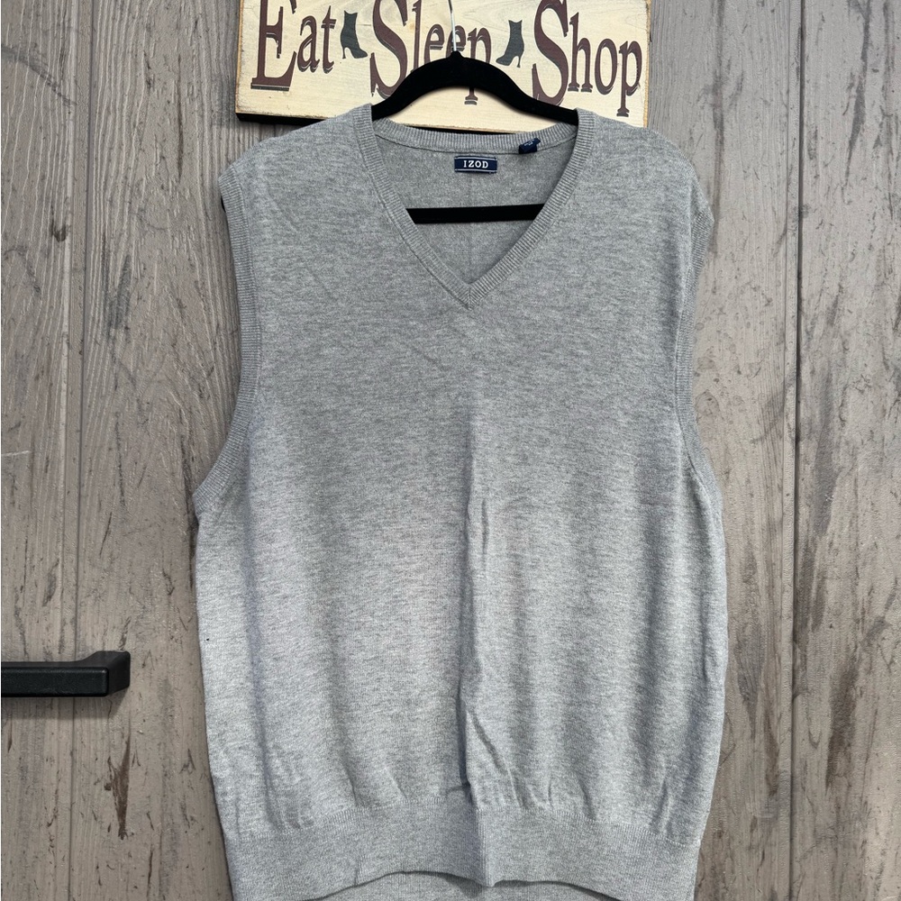 IZOD Men's V-Neck Gray Sweater Vest